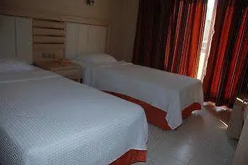 Hotel Candan 4*
