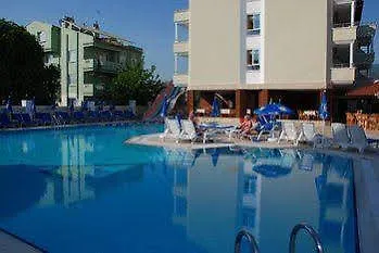 Candan Marmaris